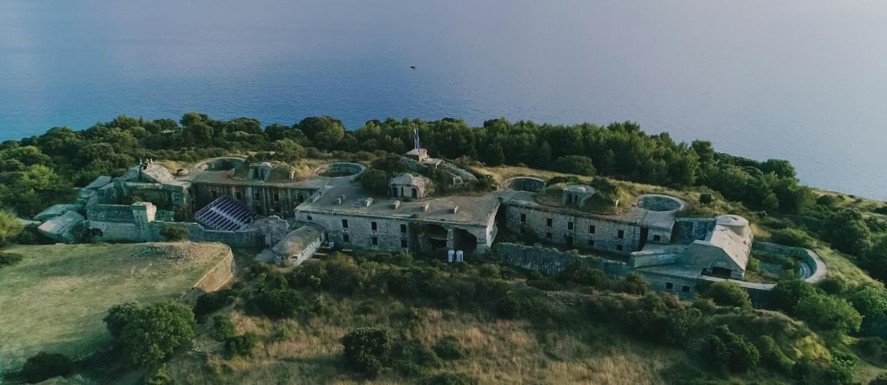 Apartments Sara Бале Екстер'єр фото
