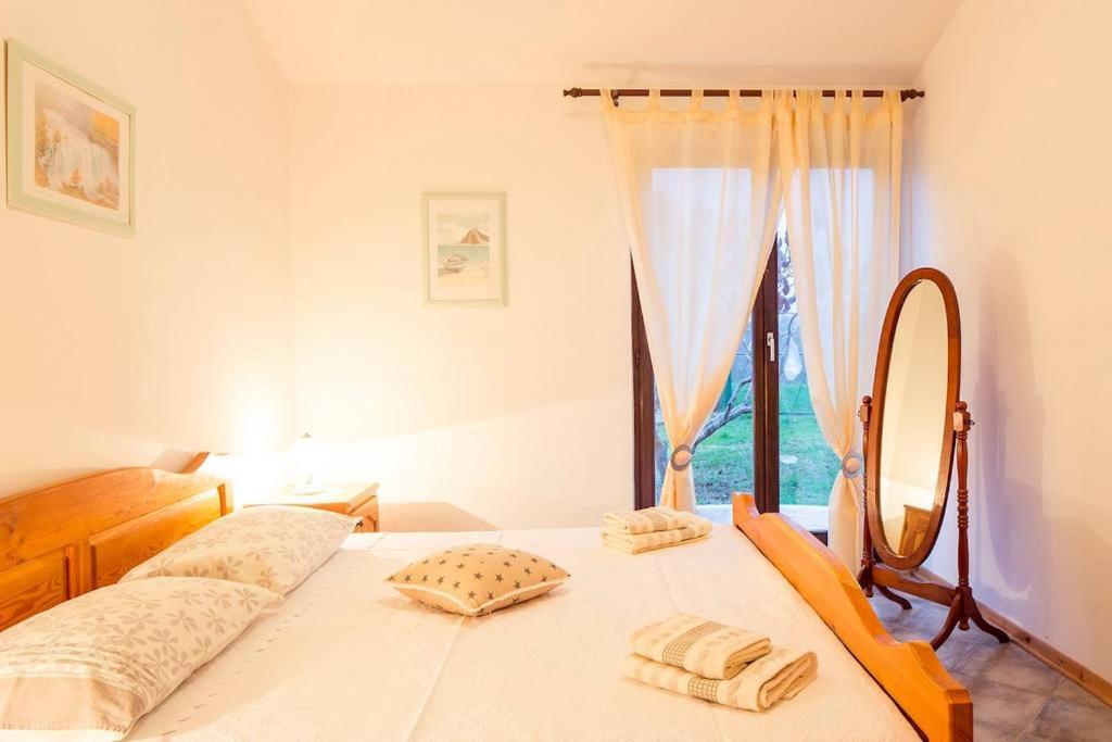 Apartments Sara Бале Екстер'єр фото