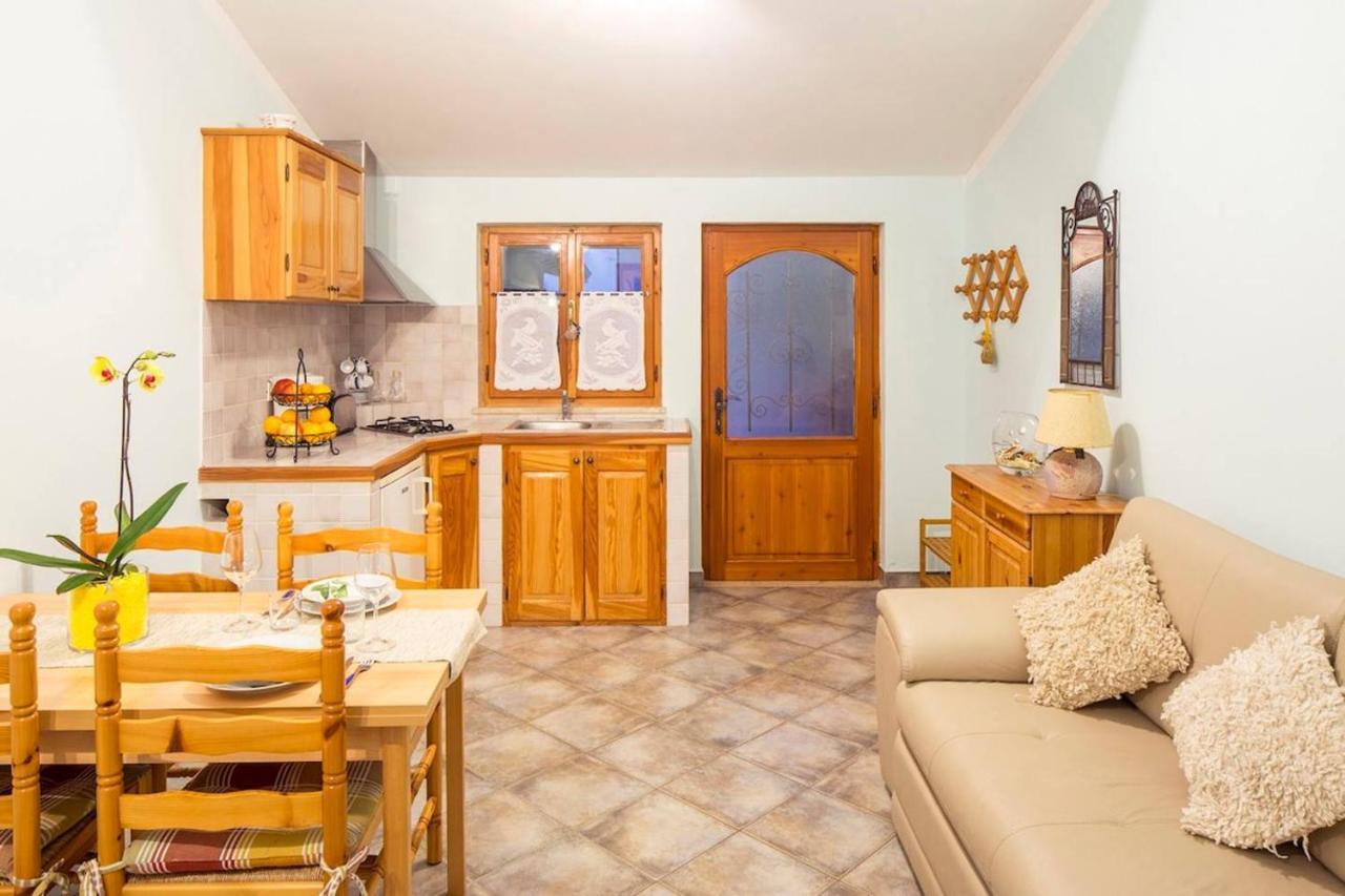 Apartments Sara Бале Екстер'єр фото