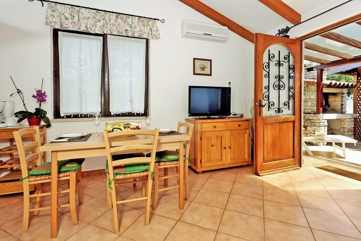 Apartments Sara Бале Екстер'єр фото